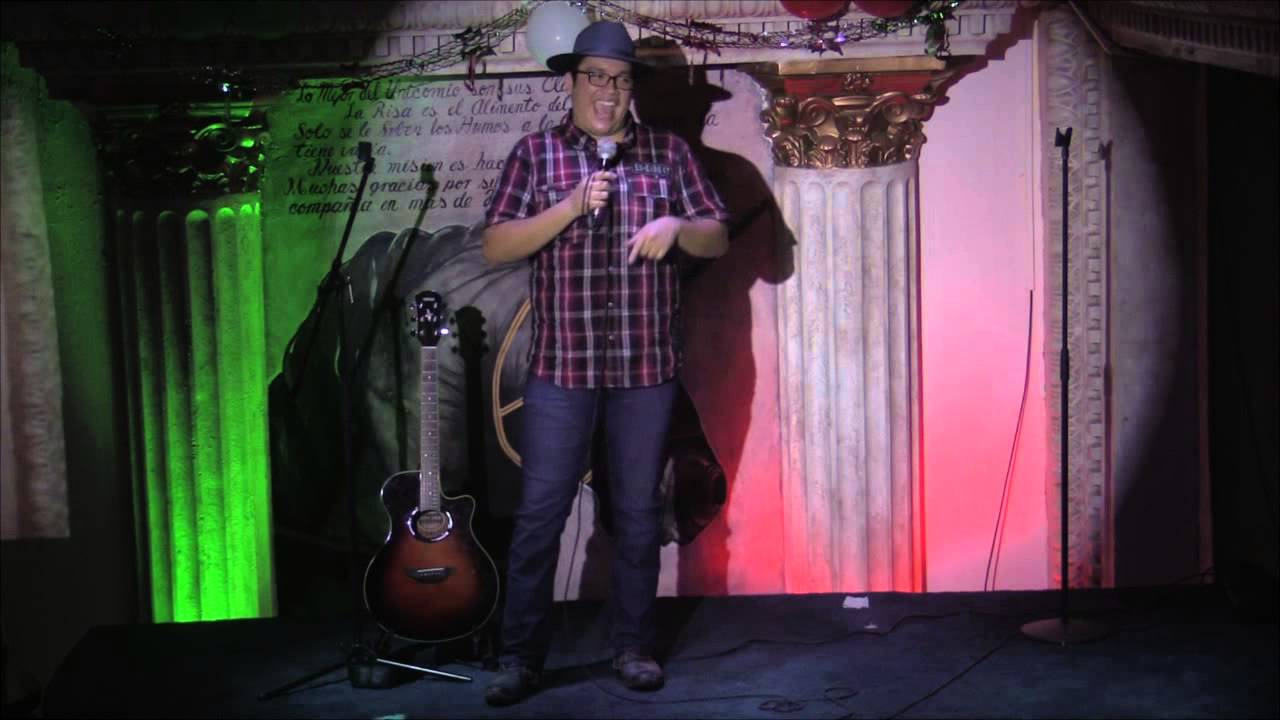 Franco Escamilla.- Mi vecino cagastian