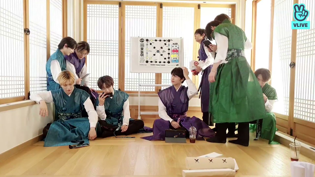 DKB VLIVE (ECHAN, D1, TEO, GK, HEECHAN, LUNE, JUNSEO, YUKU, HARRYJUNE)