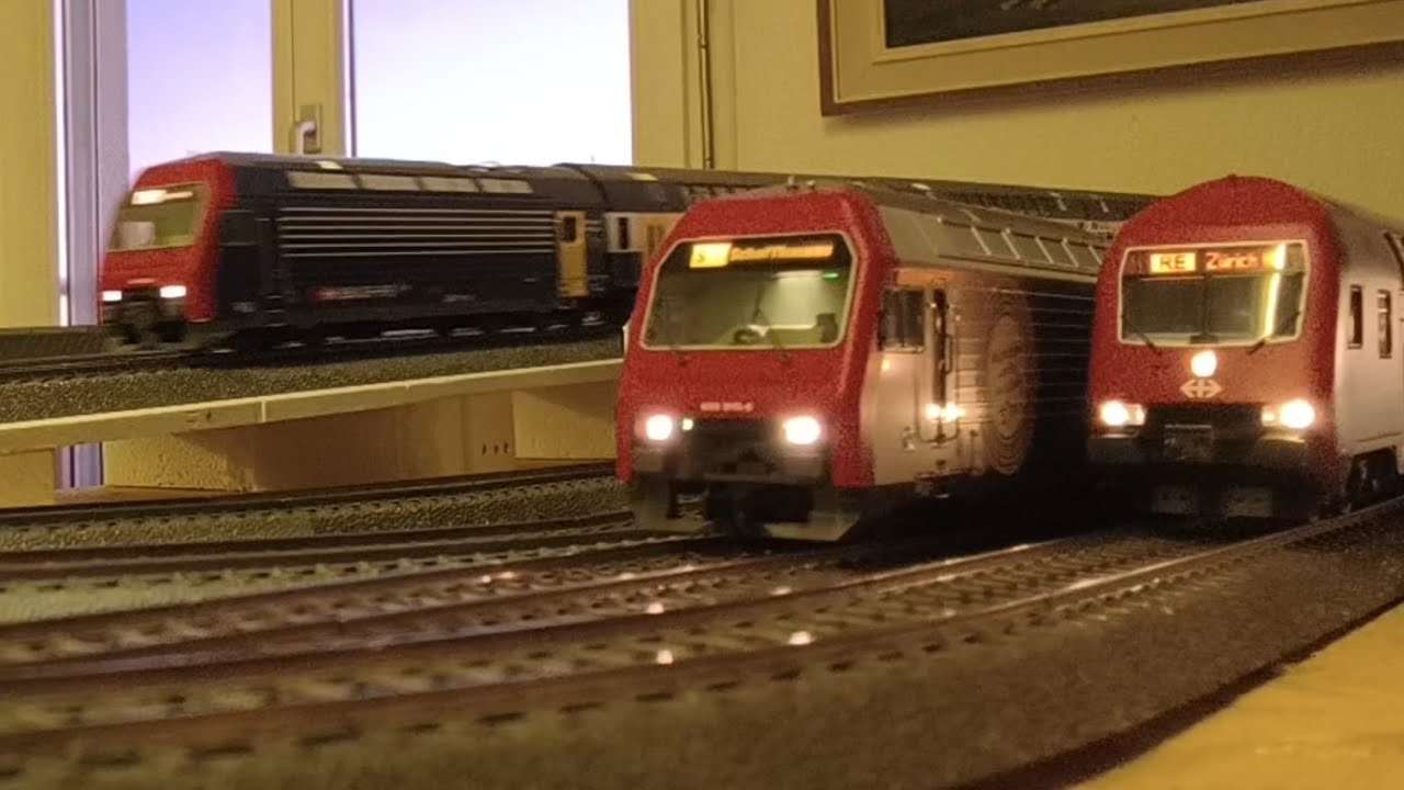 Märklin H0 Geschichte. 2 DPZ/Re450 von ACME werden zusammengekoppelt (Doppeltraktion)