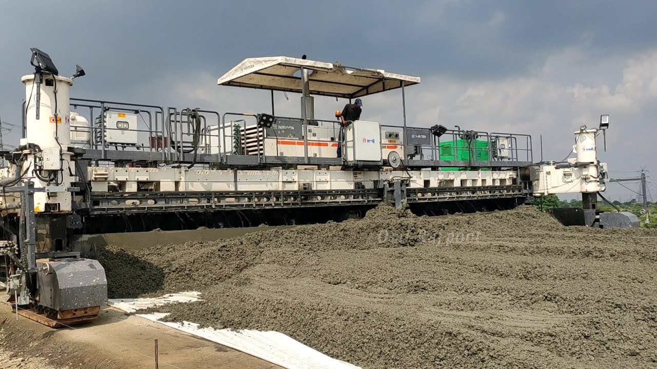 Nagpur to Mumbai Expressway, PQC with Laying Paver Machine SP 1600, Full Video