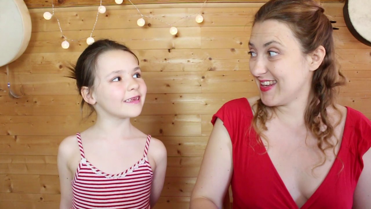 7 minutes d'exercices de chant pour les enfants - avec Lisa Magrini et Clara