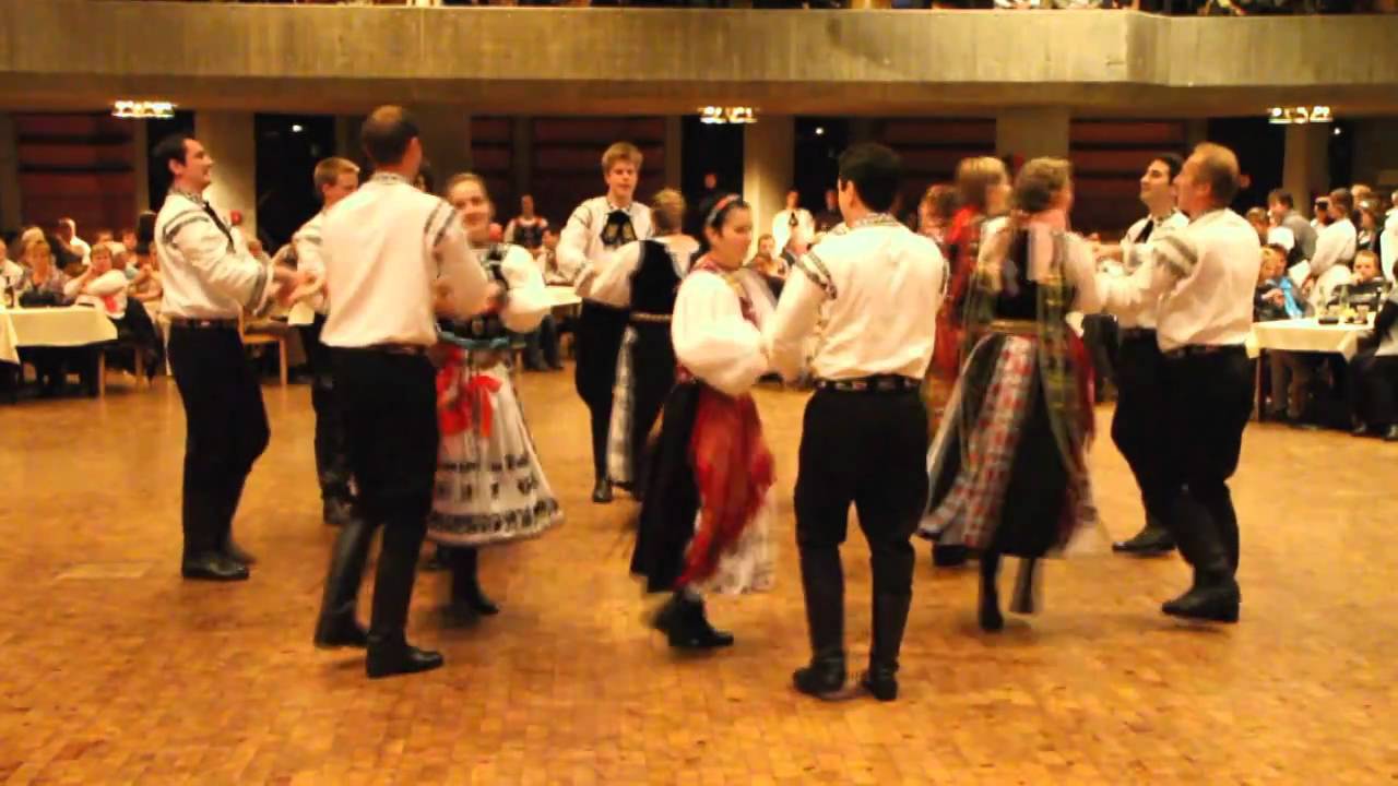 Siebenb&uuml;rgische Jugendtanzgruppe M&uuml;nchen beim SJD Volkstanzwettbewerb 2010