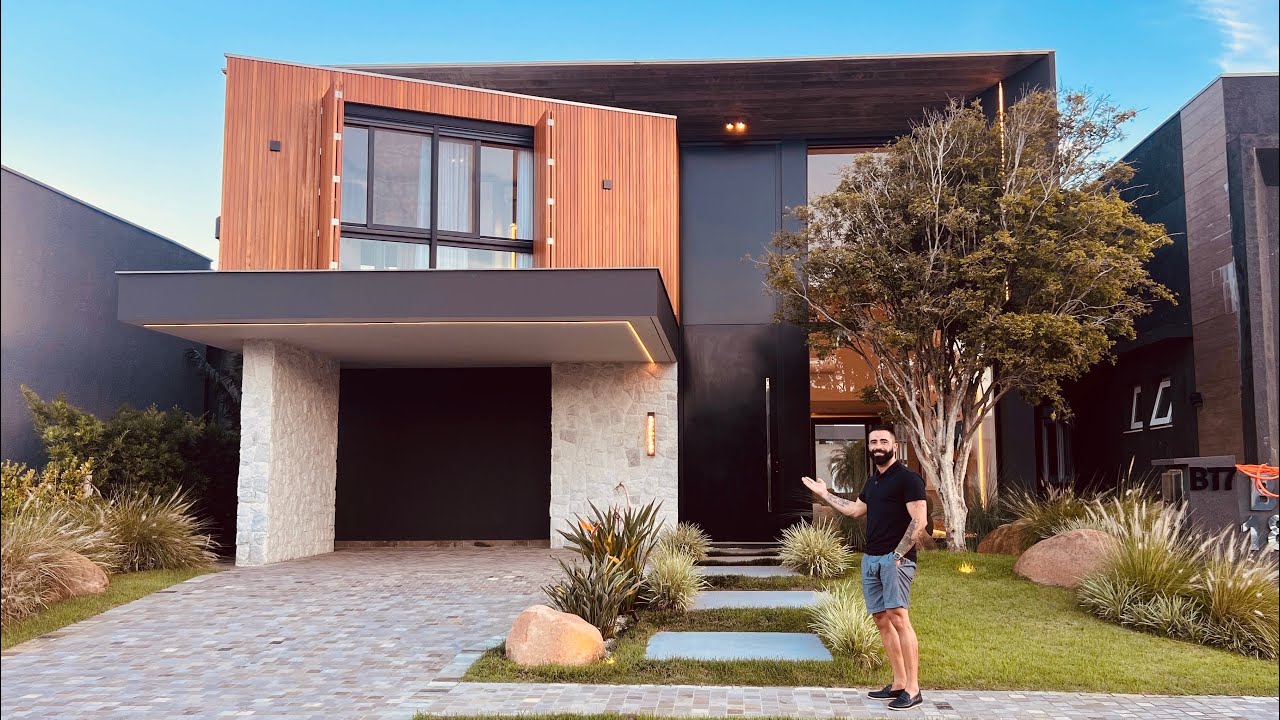 SOBRADO COM 293M², TOTALMENTE DECORADO, LOTE BEIRA LAGO À VENDA NO CAPÃO ILHAS RESORT, 60X P/ PAGAR!