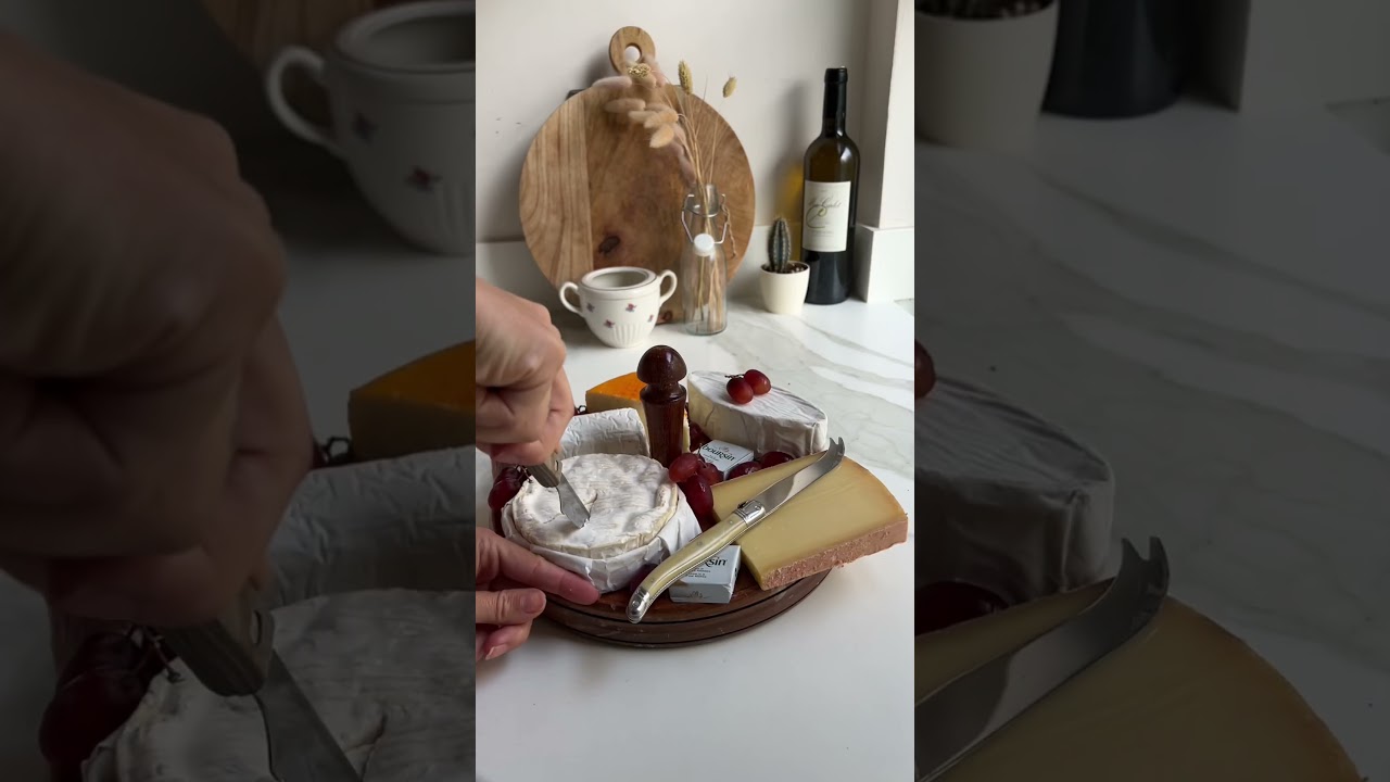 #HostLikeAFrench A French Cheese platter #cheese #shorts #festivefood #frenchfood