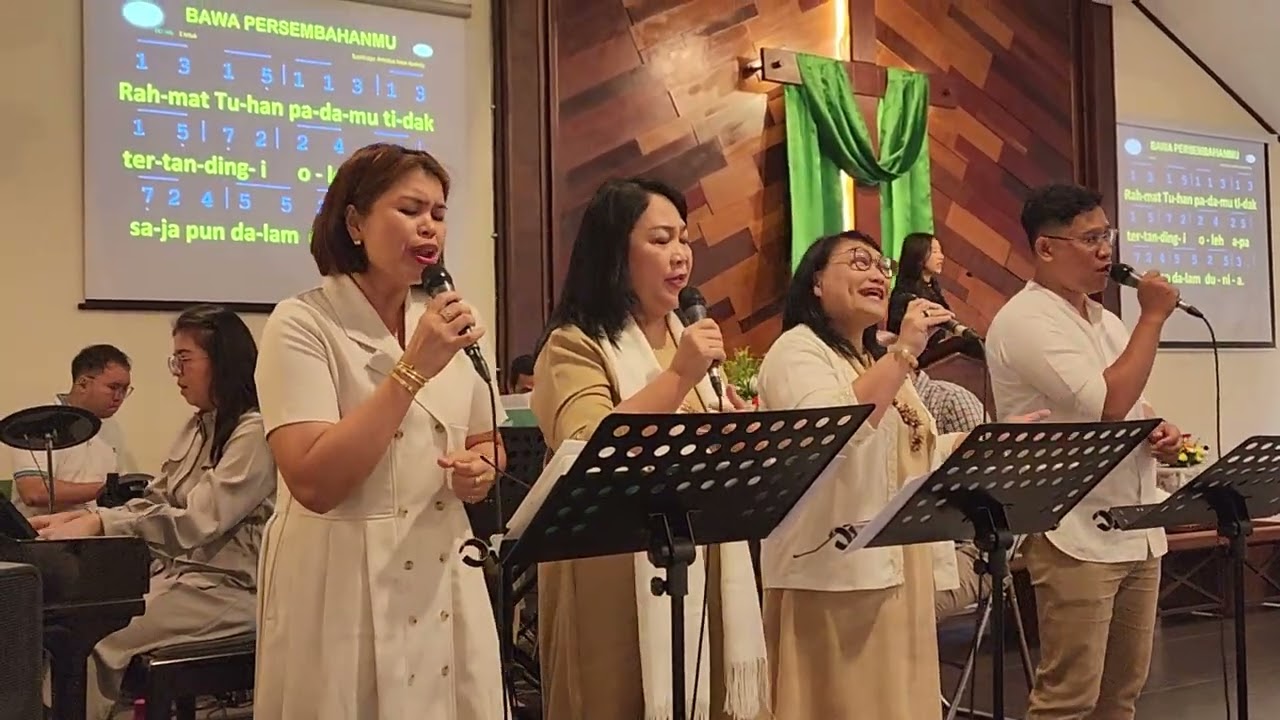 Bawa Persembahanmu (PKJ 146) by Alexandra, Duma, Ria & Matius; Musik Djonggi Nababan dkk.