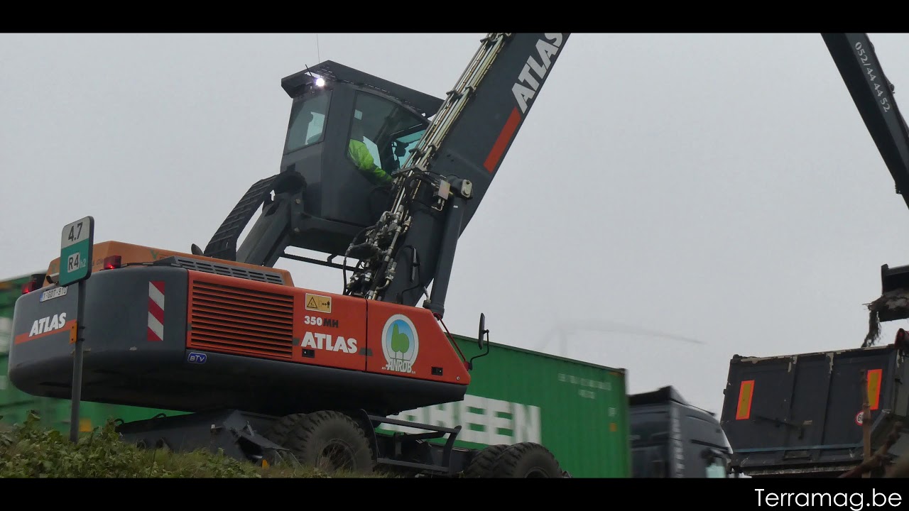 Terramag: ATLAS MH 350 long reach in action | Excavating | Full HD