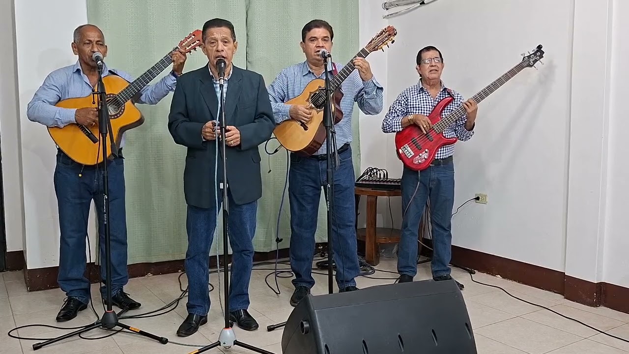 Jonny Piguave Ramos(Trio Super Star) Pasillo pobrecito mi cariño