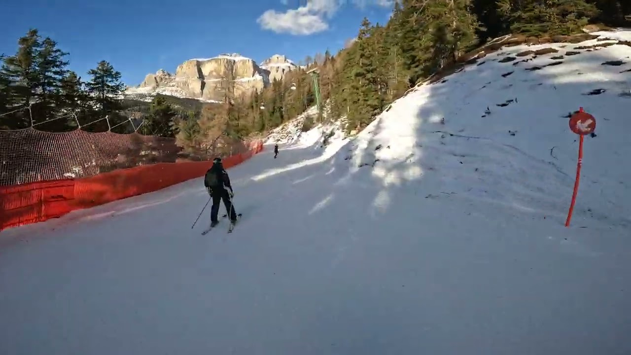 Discesa pista rossa DEL BOSCO - LUPO BIANCO di Canazei - Val di Fassa inverno 2023-24