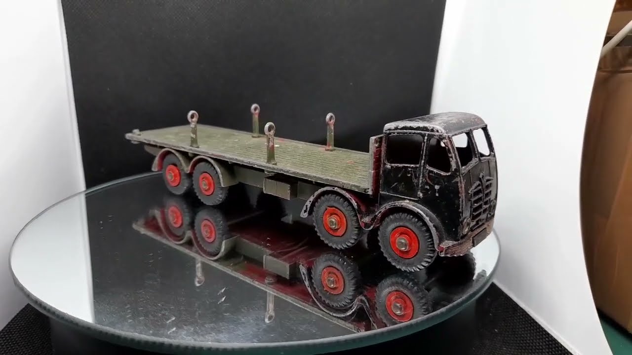 Diecast Restoration Dinky toys Foden flat bed with chains no/505 1952/54.