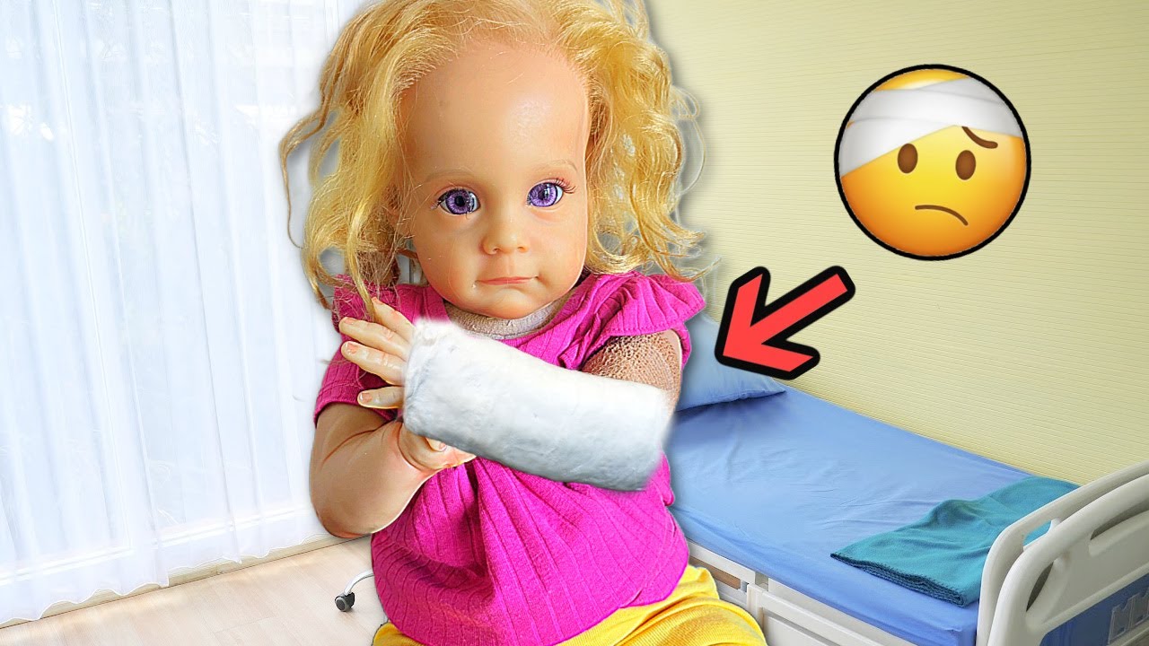 Reborn Girl Falls Down and Breaks Her Arm