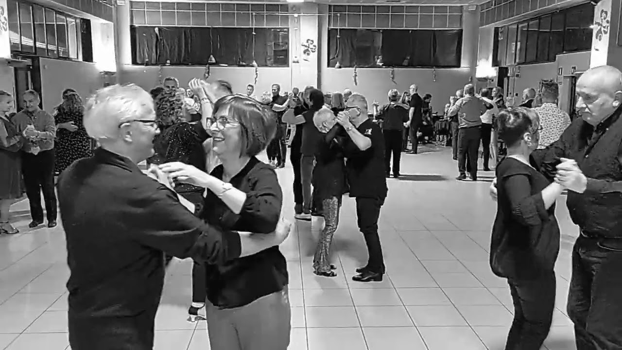 24,01,2026, tutti in pista sala quadr Prato di Cor  con l'orch  patrizia Ciccarelli marzurca folk 