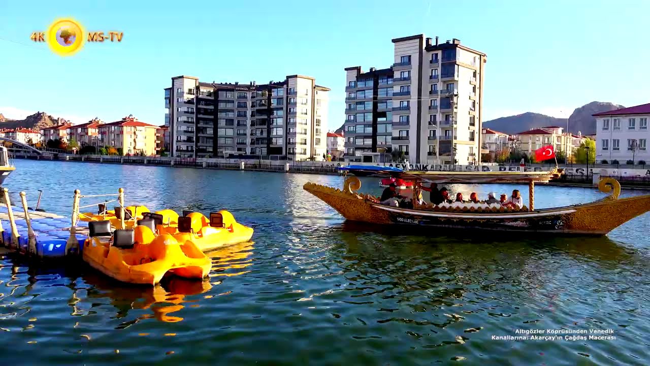 Altıg&ouml;zler K&ouml;pr&uuml;s&uuml;nden Venedik Kanallarına: Akar&ccedil;ay'ın &Ccedil;ağdaş Macerası