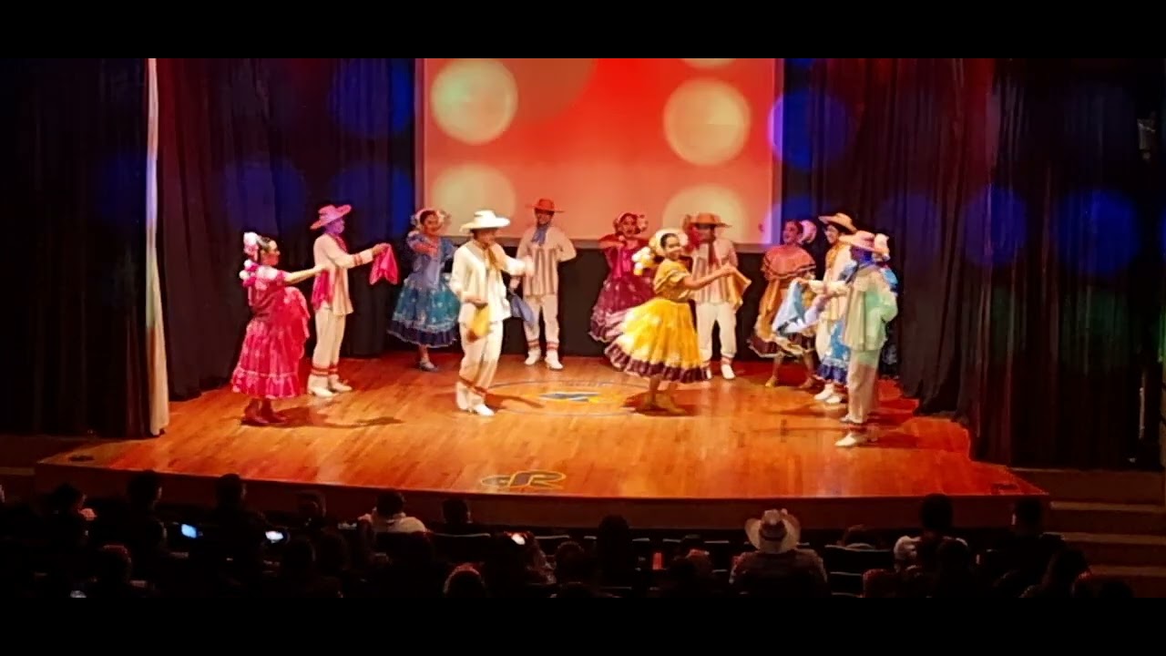 Danza Folkl&oacute;rica de la Preparatoria Federal L&aacute;zaro C&aacute;rdenas 