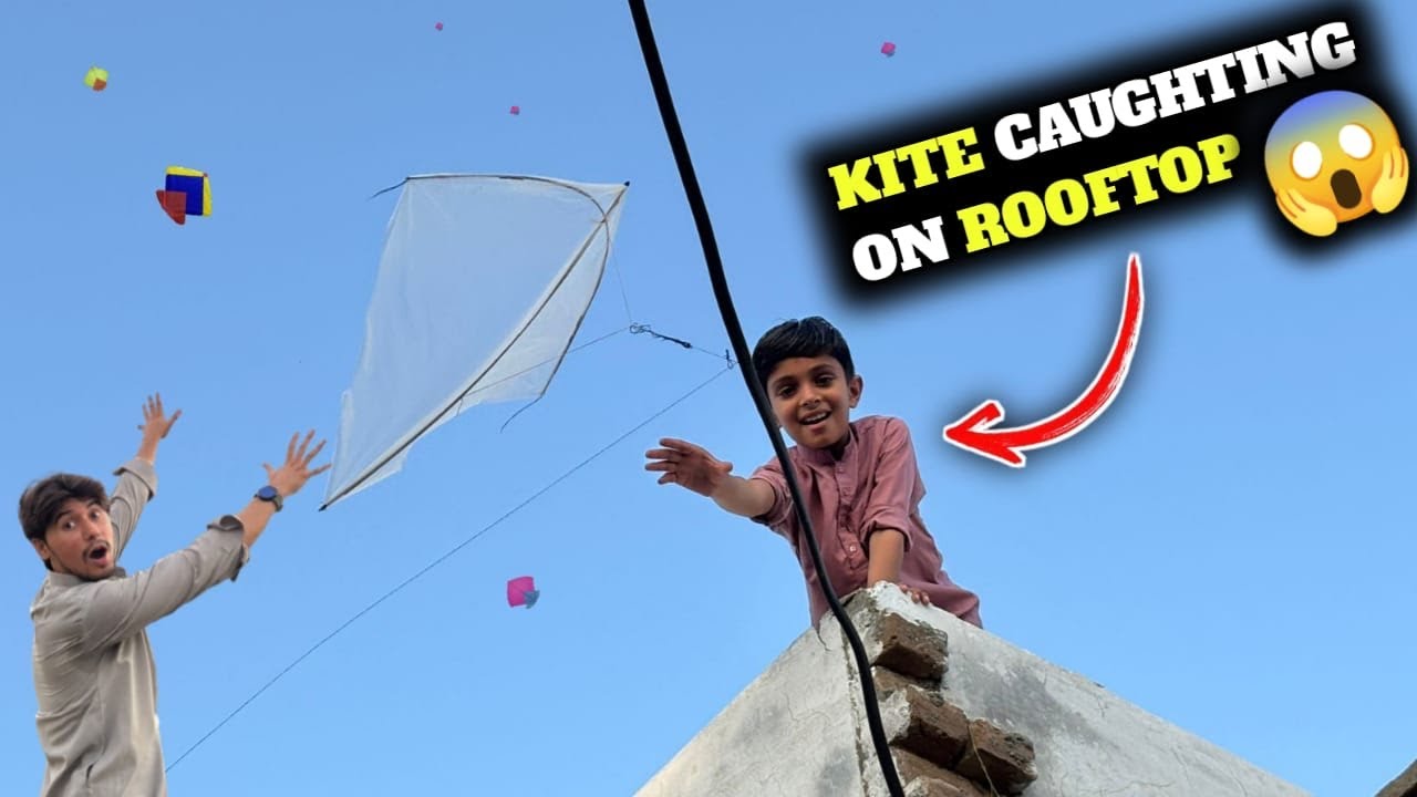 Kite caughting on rooftop😱 || Kite looting🪁 || Pakistani🇵🇰kite convert to Brazilin 🇧🇷 kite