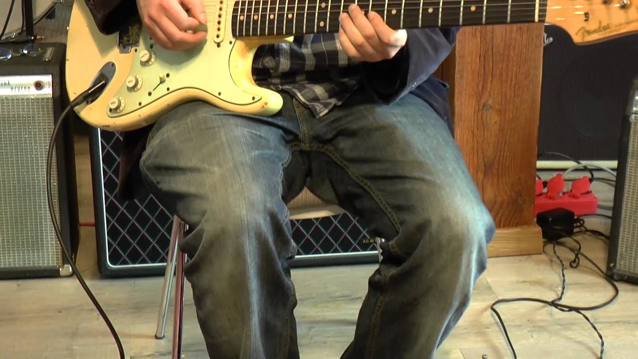 Vintage Guitar Oldenburg presents a Fender John Cruz Stratocaster 61 CS 2002