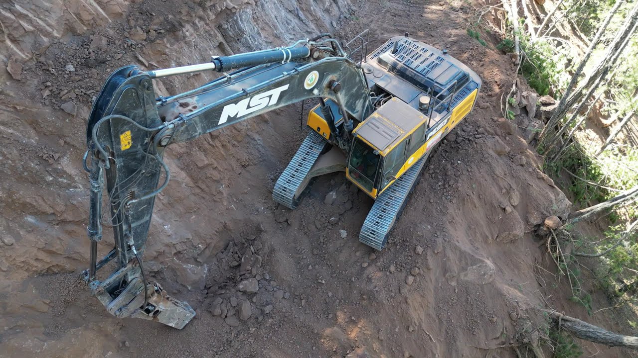 KAYA CANAVARI İŞ BAŞINDA📣💪💪The rock monster is at work#keşfet #bulldozer 