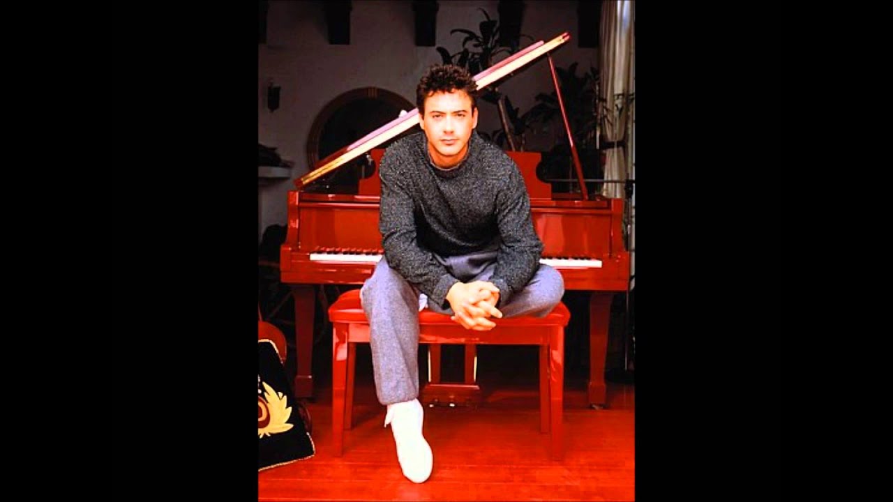 Robert Downey Jr... sensual selection ;)