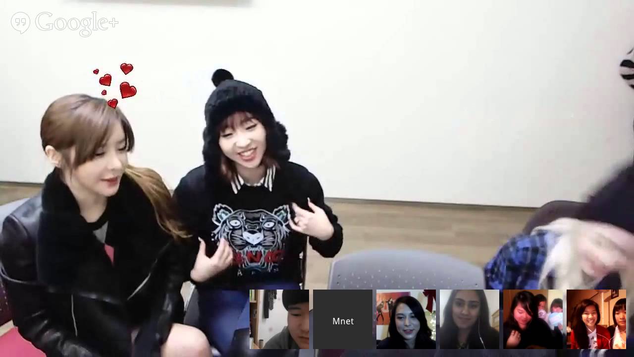 M COUNTDOWN CHAT with 2NE1