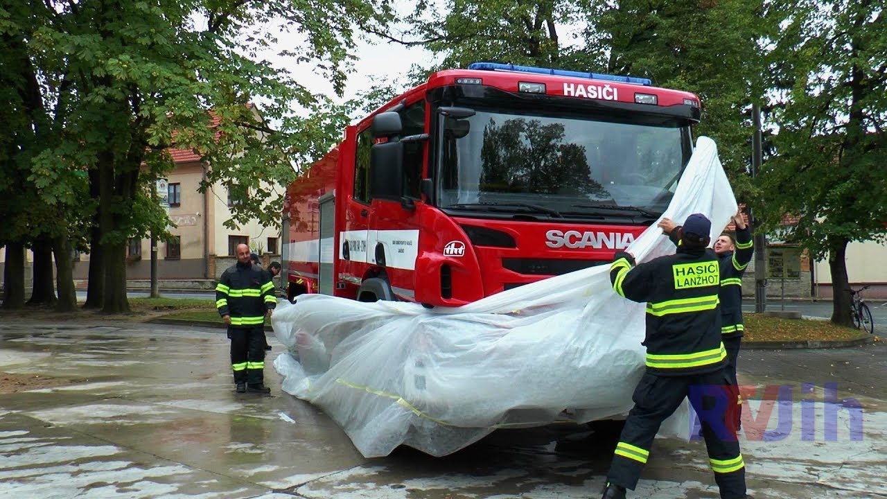 V Lanžhotě představili nové hasičské vozidlo a také si zde vyrobili vlastní kabriolet