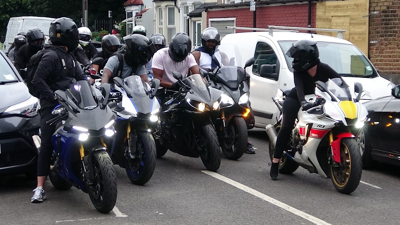 SUPERBIKES in LONDON SOUNDS & ACCELERATION 2026.Yamaha R1M,BMW S1000RR