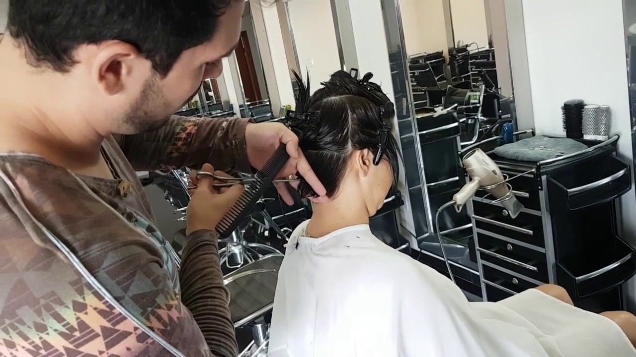 COMO FAZER CORTE SHORT BOB.