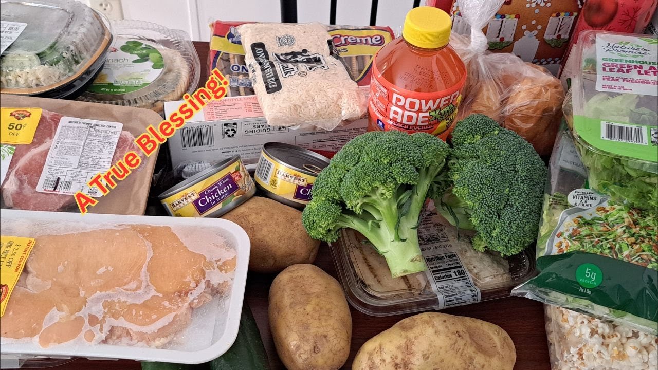 Продовольственный банк вывез 3 пакета продуктов | Продукты питания, овощи, мясо и другие товары п...