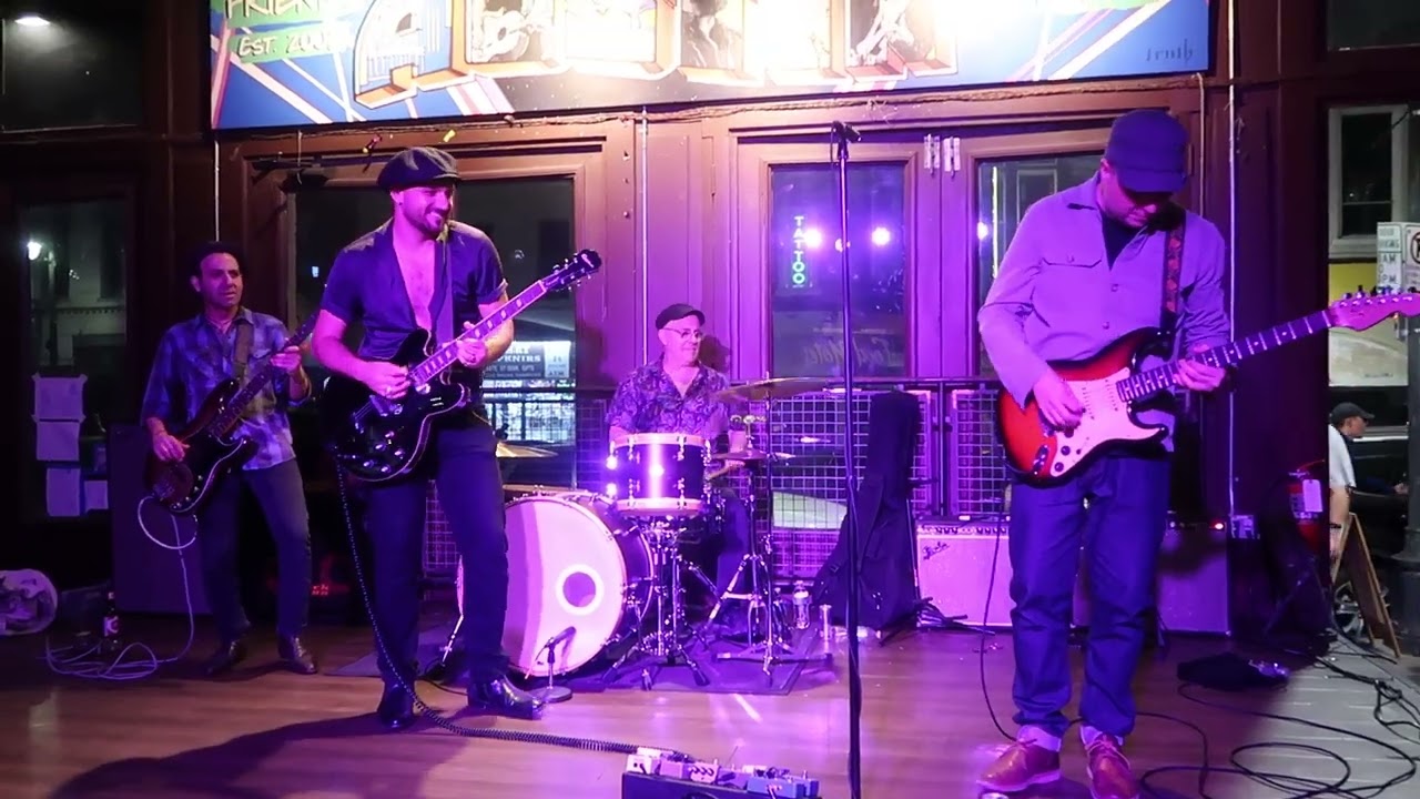 Lew Apollo & Scott McKeon - Repo Man (live on 6th St in Austin, TX)