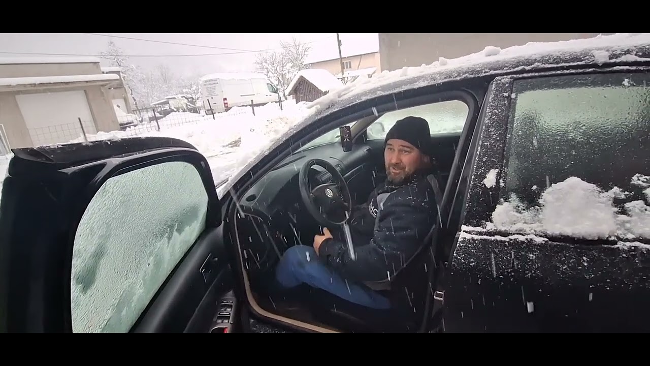  Popravio agregat,upalio auto i završio u snijegu 