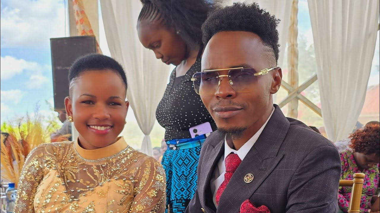 Stephen Kasolo performance in a wedding ❤️