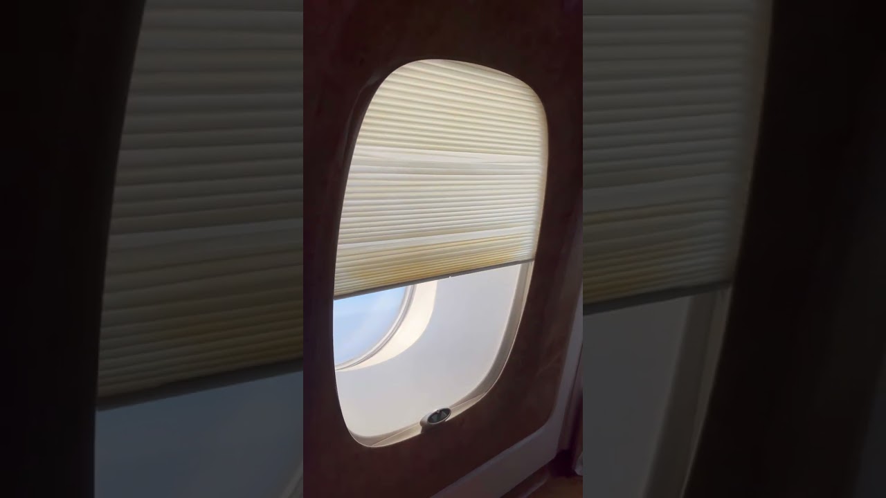 Saiba como é voar na classe executiva da Emirates 