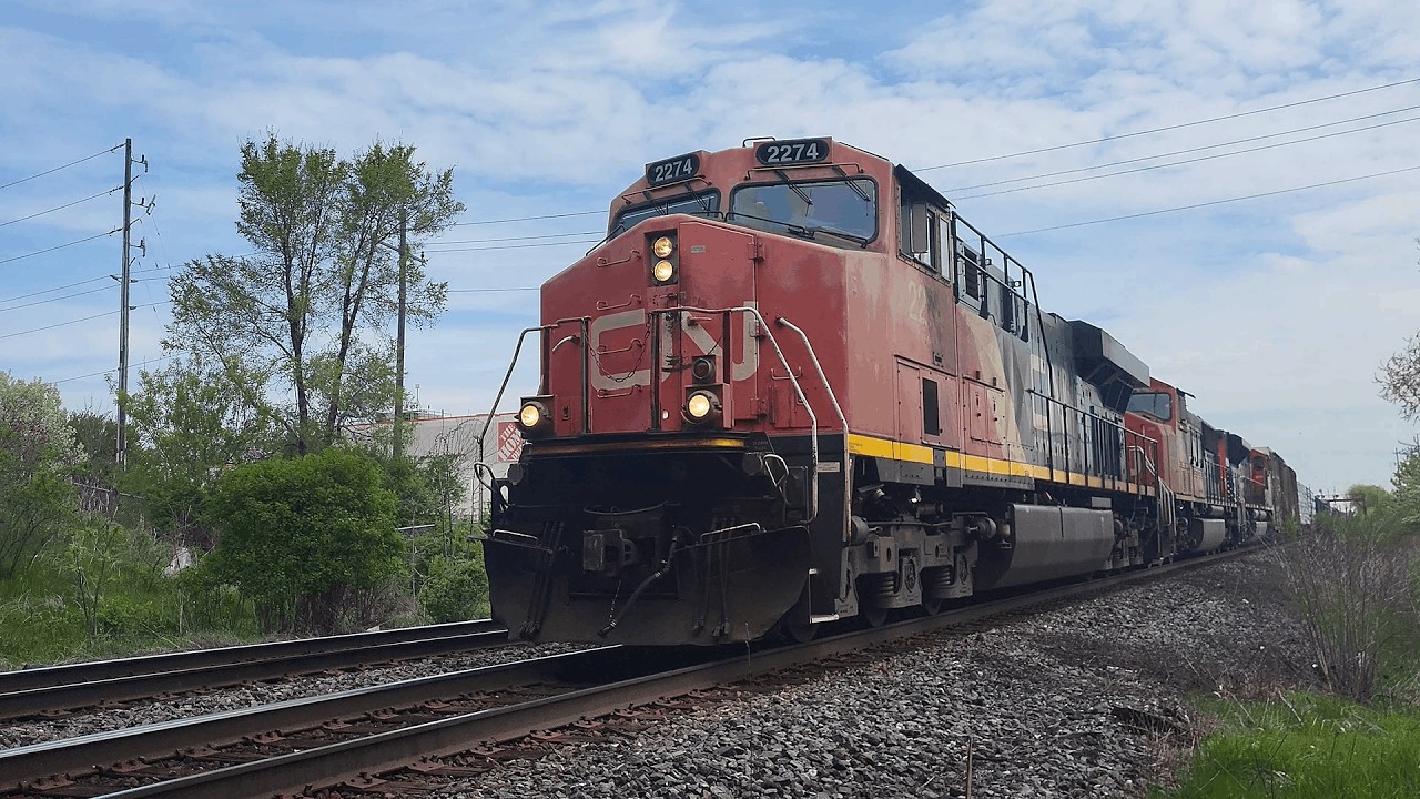CN A425 - 2274W at Burlington - May 13, 2025