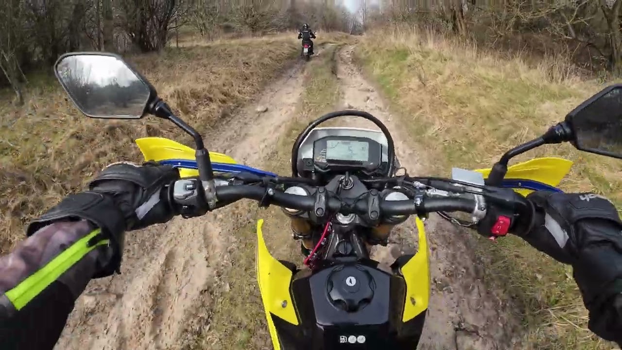 Geländegeschichten mit der SUZUKI DR-Z4S