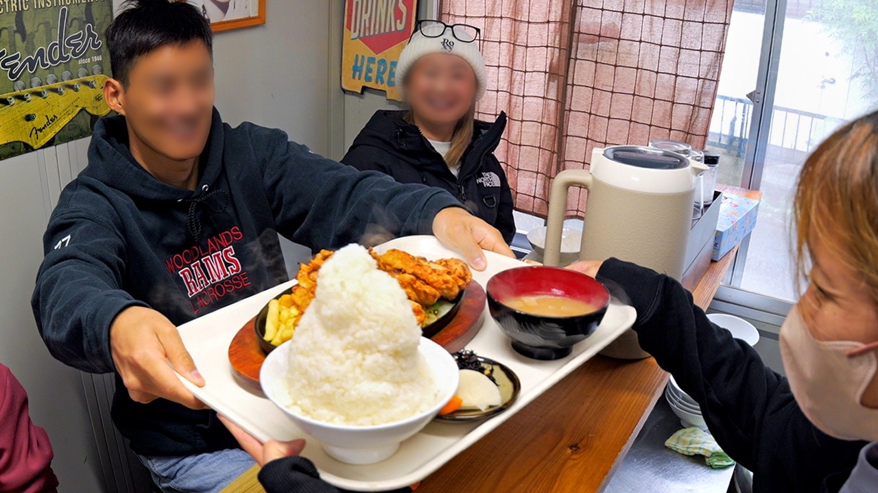 衝撃の１キロ唐揚げ！巨大ハンバーグが爆売れ！客が二度見するデカ盛りプレハブ食堂に密着丨Japanese Street Food