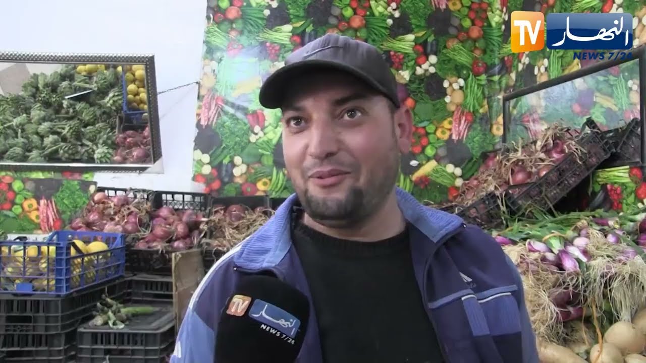 البليدة: محمد الزين.. شاب بنصف جسد يتحدى الإعاقة ومشاق الصيام لكسب الرزق الحلال