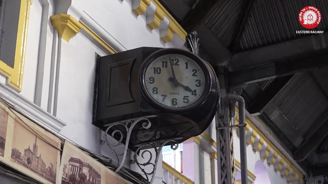 Howrah Station’s famous Boro Ghori turns 95!