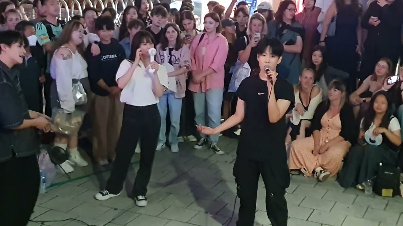 [STREET ARTIST] YU KAGAWA, HYOJIN & YOUNGWON. INTERACTIVE HONGDAE BUSKING. 230928.