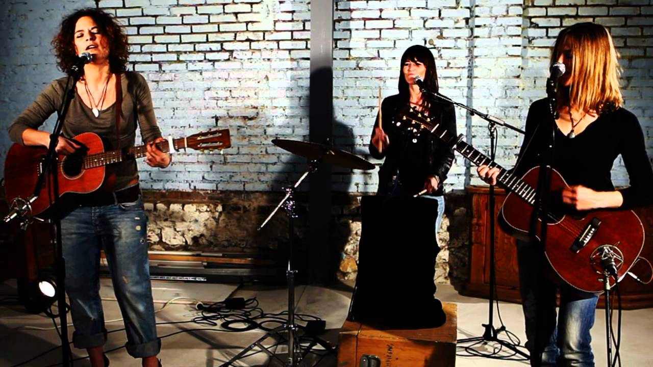 Teardrop cover  2011 by Sirius Plan - Live - Atelier58