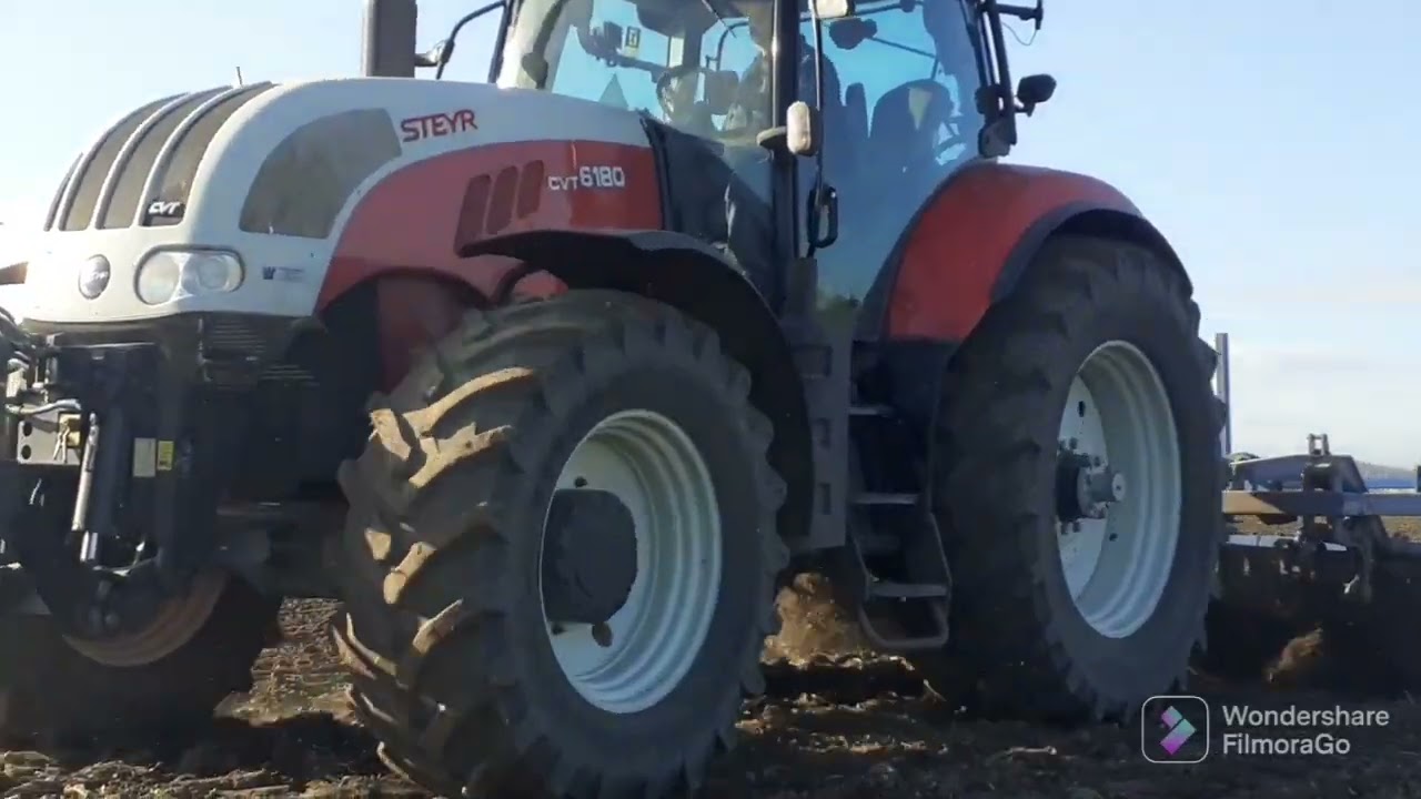 Steyr CVT 6180 mit 4 Meter Grubber und New Holland T7 225 mit 3 Meter Sämaschine. Teil 1