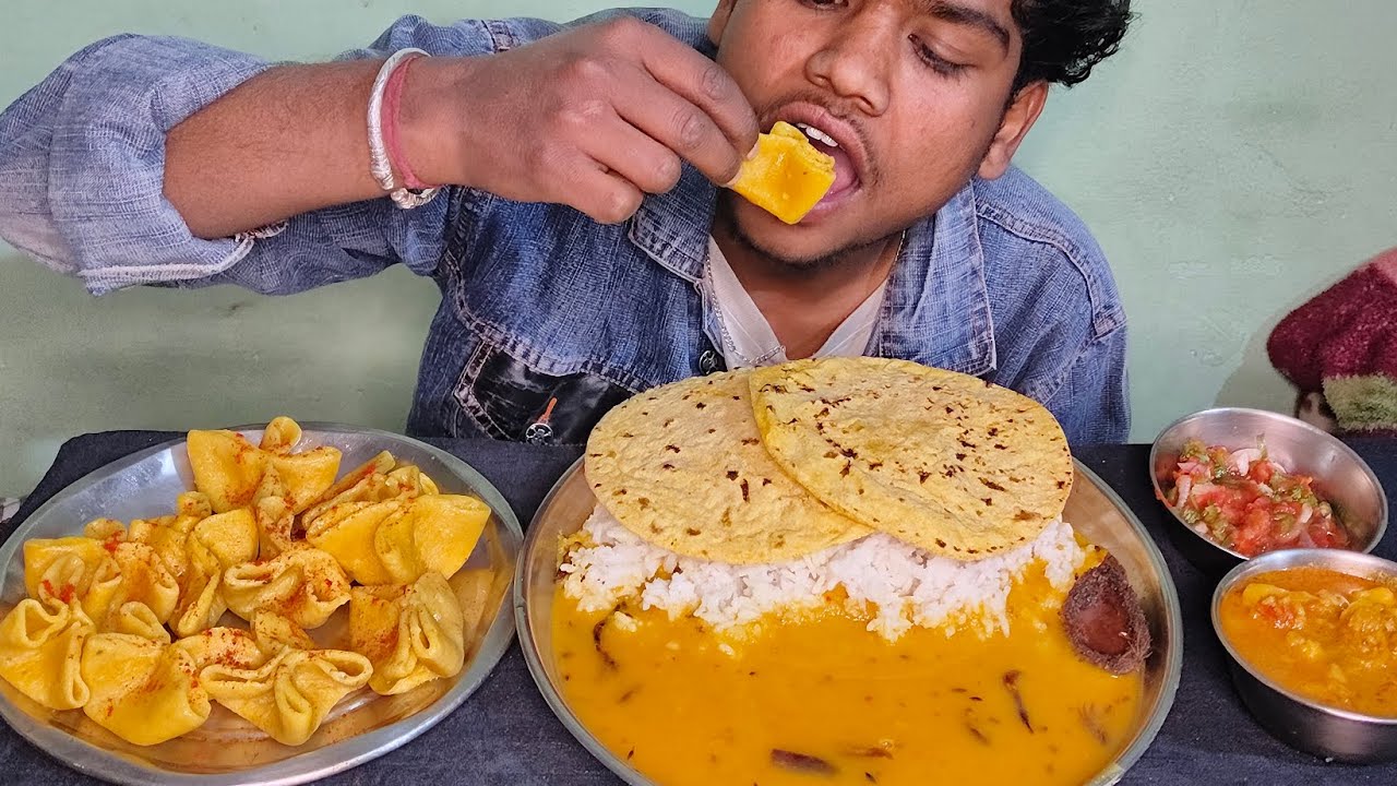 ASMR Eating besan ki roti, dal chawal, dhokli, tamatar ki chatni, aloo ki sabji😋.