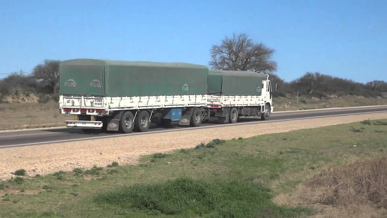 CAMIONES ARGENTINOS,CHILENOS Y BRASILEÑOS EN LA PAMPA PARTE 6.