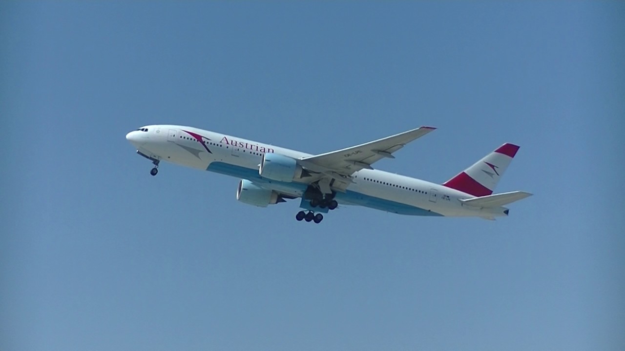 Austrian Airlines Flight 82 LAX-VIE May 18 2017 OE-LPE