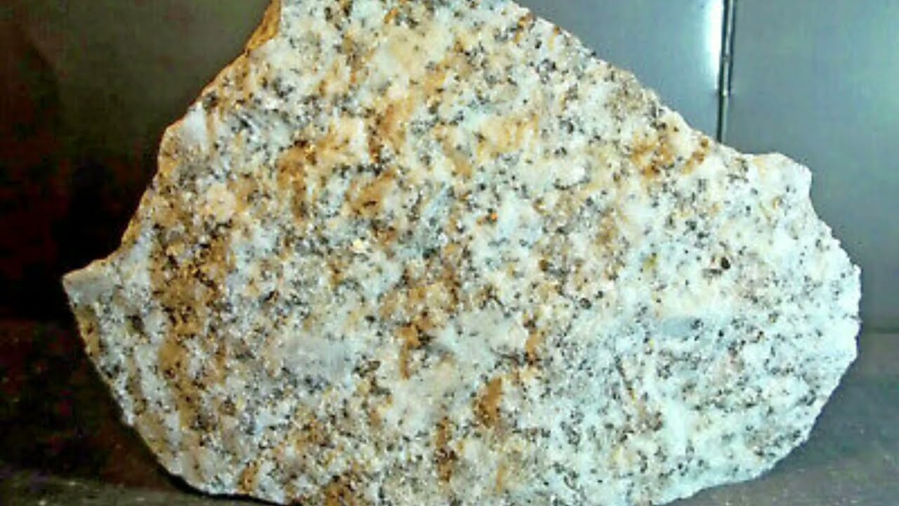 Une roche m&eacute;tamorphique : LE MICASCHISTE 🌿