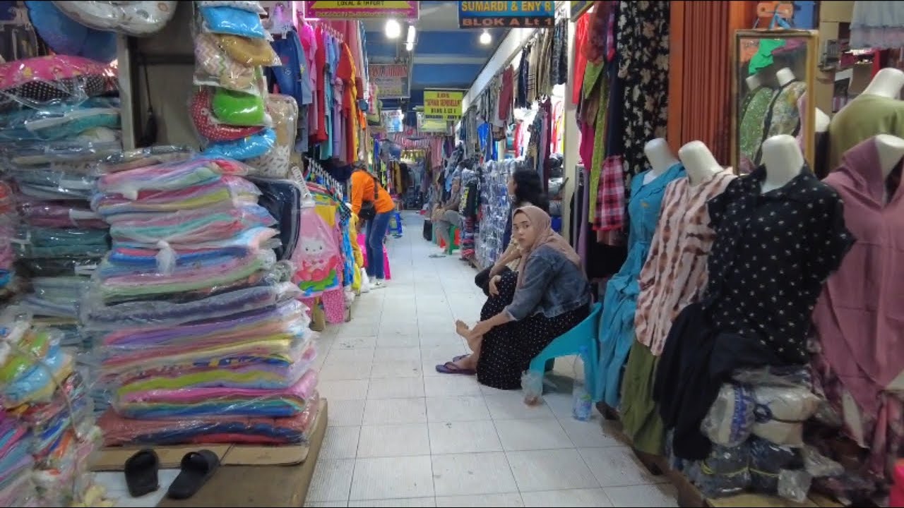 PASAR KLIWON KUDUS, ONE OF THE BIGGEST CLOTHING MARKET IN INDONESIA