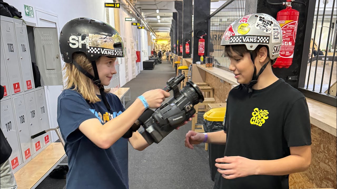Skate Club Tapes Vol 1 - Przedświąteczna wieczorna sesja Poli i Adama na AvePark’u