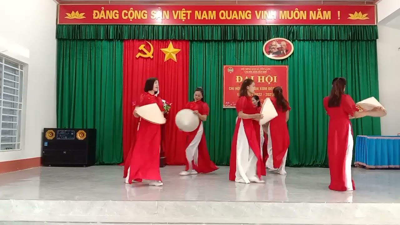 Múa thương quá Việt Nam tốp múa xóm Đèo khế