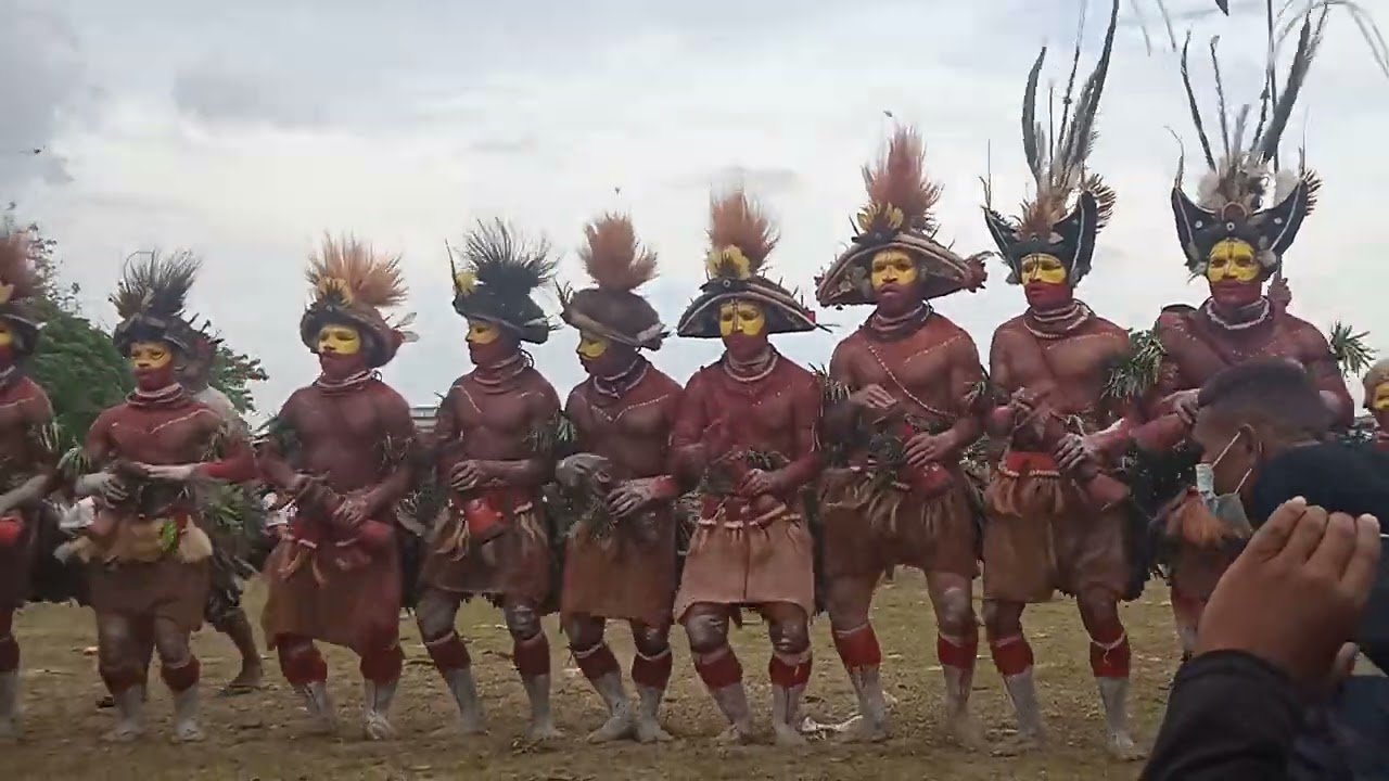 hela huli boys from Gordon secondary school performing their traditional dance 🇵🇬❤️PNG