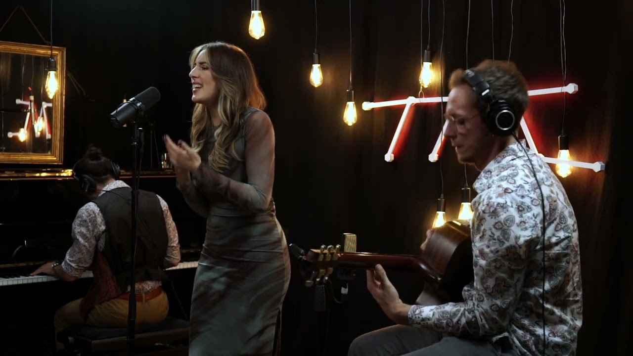 Ophelia Lia - Bis vado gi&ugrave; | T.M.C studios