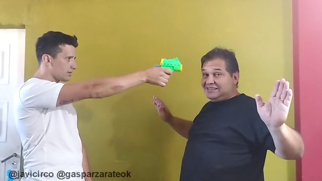 T&eacute;cnica para defenderse de un atacante con arma.