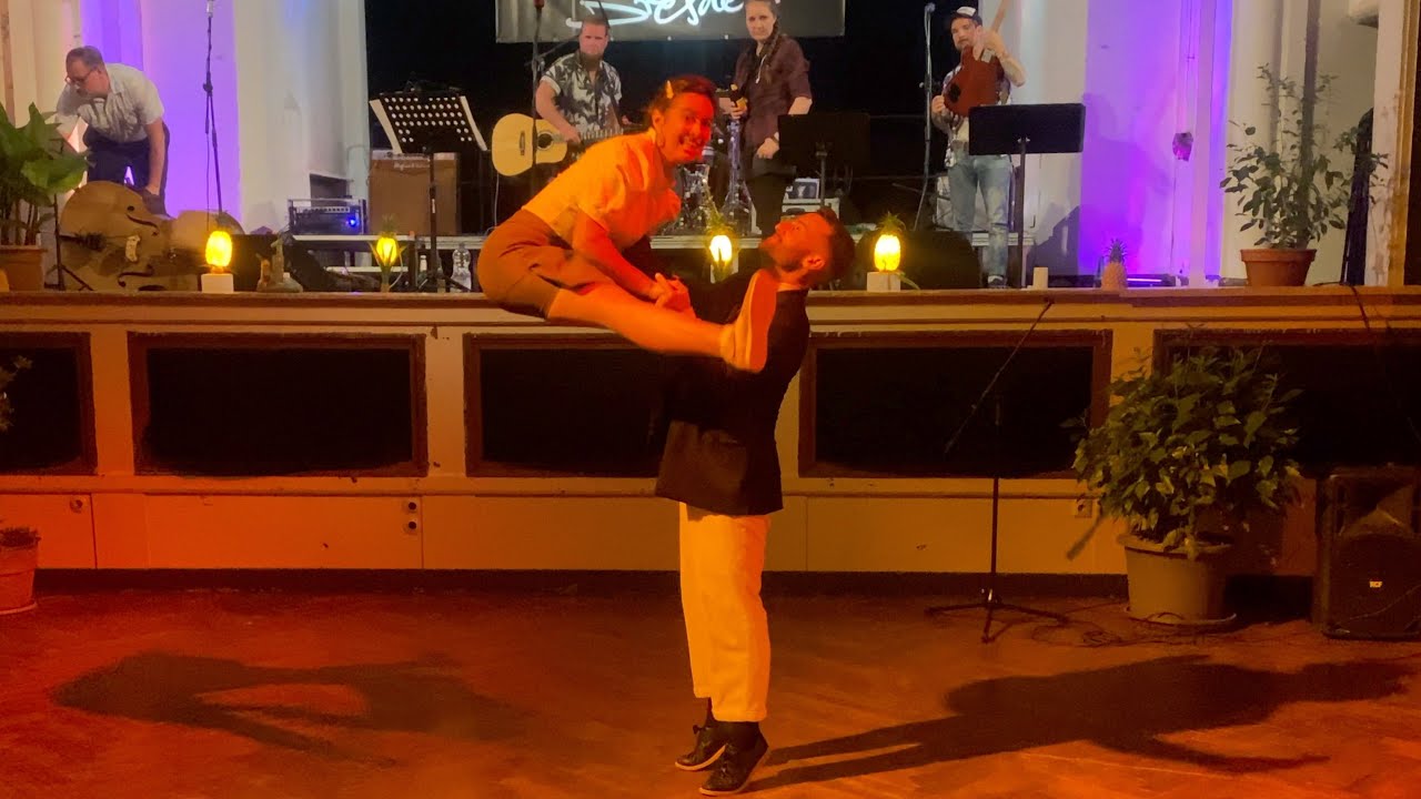 Crazy Boogie Woogie Dance by William & Maeva