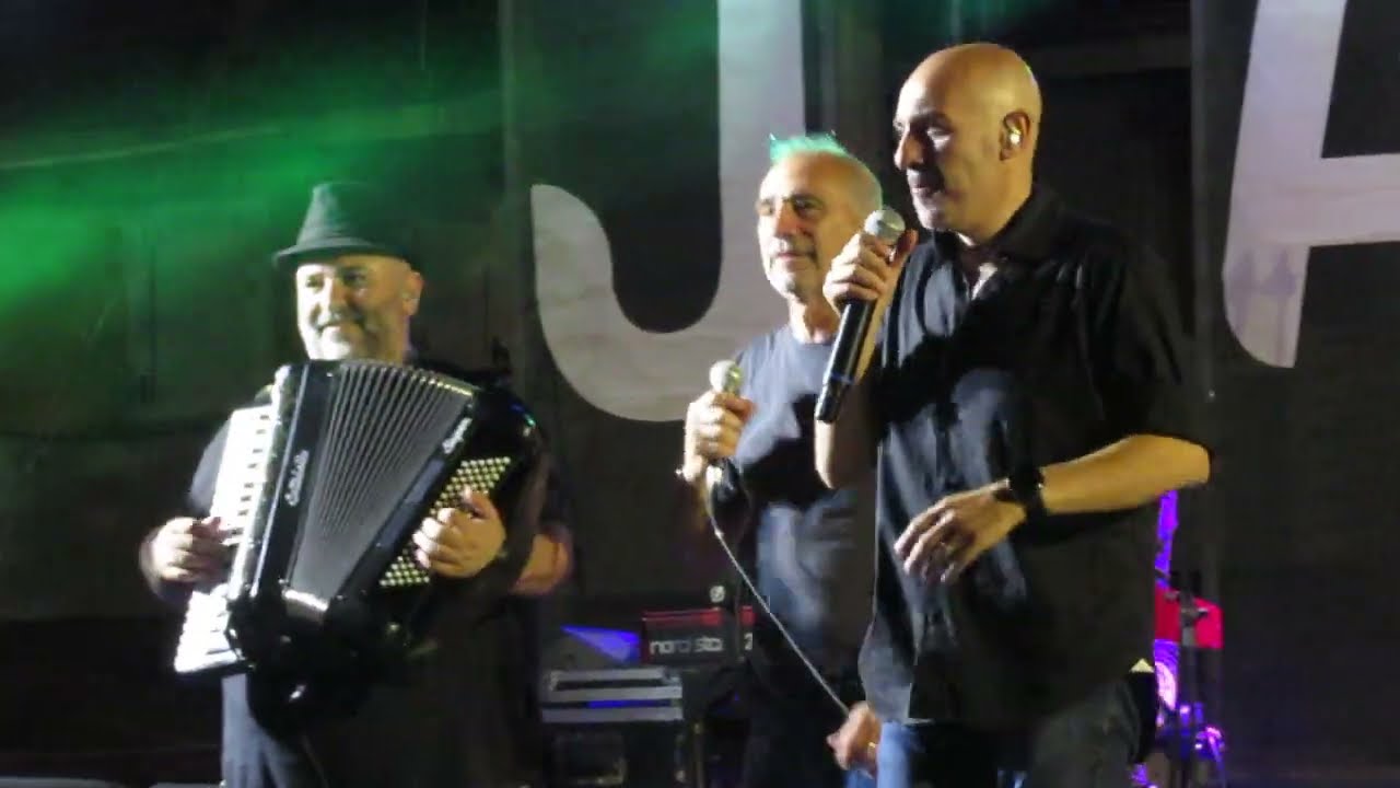 I Janas suonano e cantano 